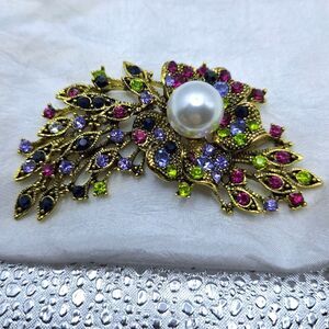 Faux Pearl Rhinestone Brooch Pin Pendant Elegant Floral Bouquet Grandma Chic